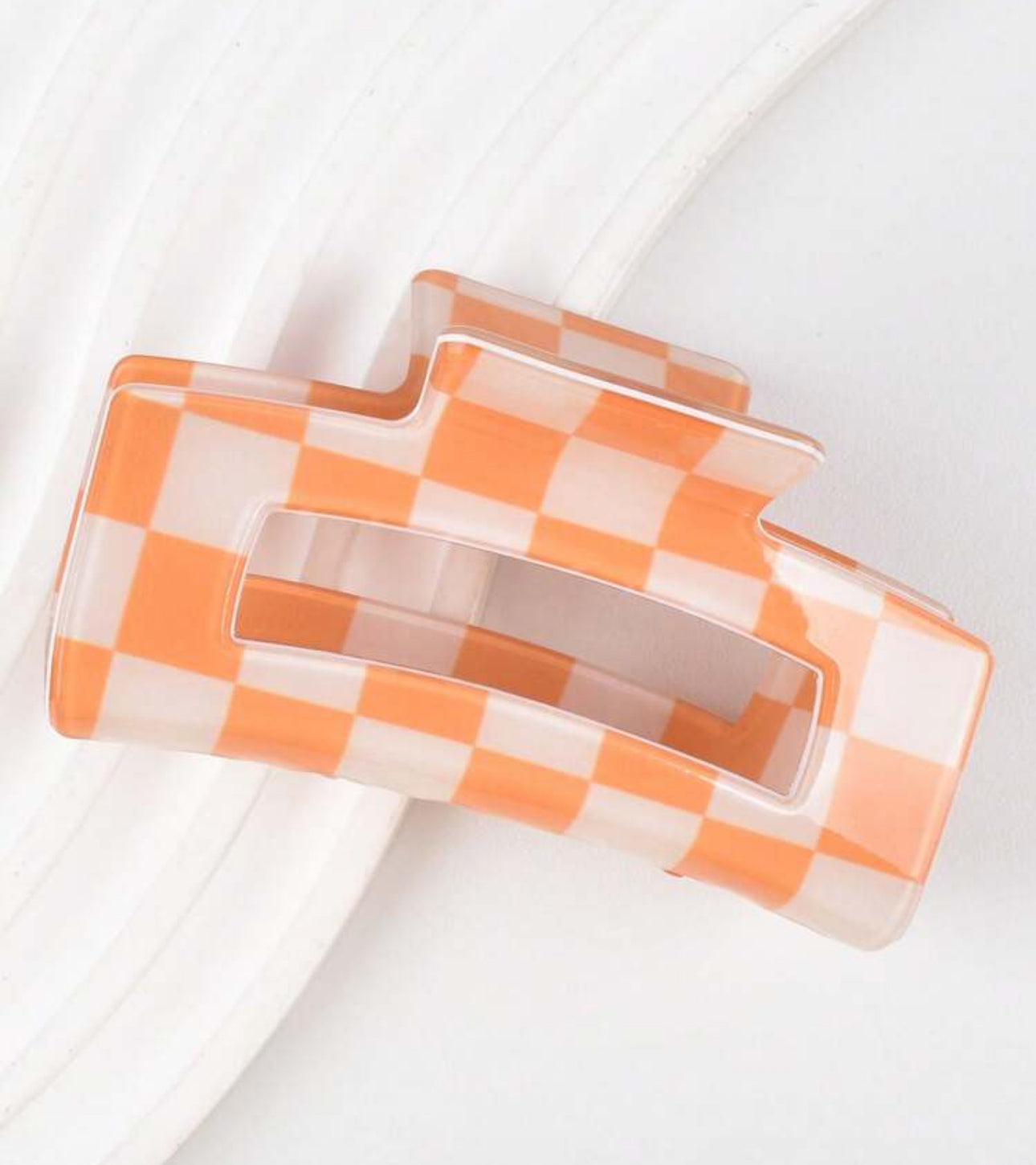 Checkered claw clip
