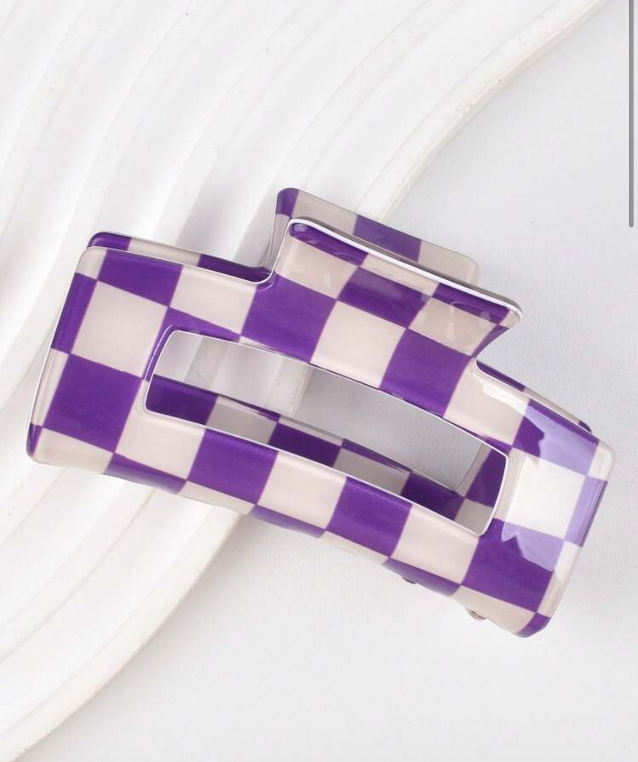 Checkered claw clip