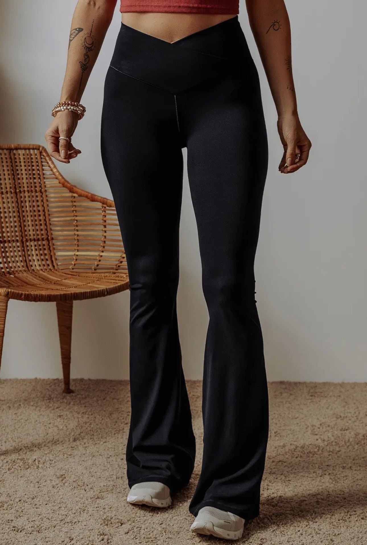 Vshaped high waisted flare leggings